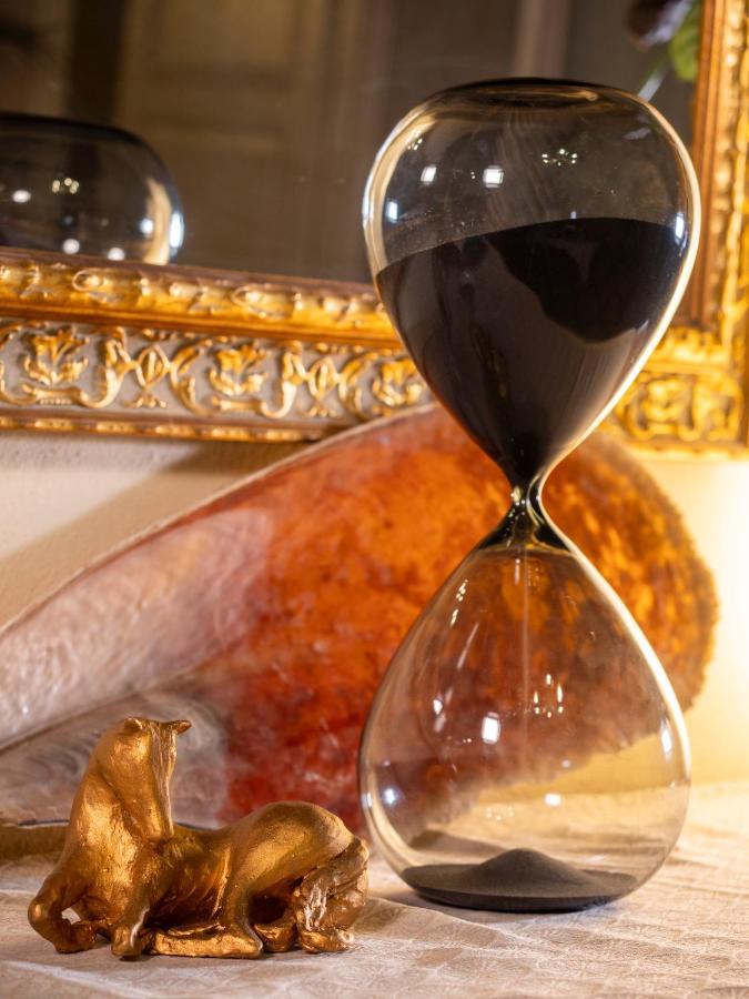 Luxury - Elegante Appartamento Nel Cuore Di لوكا المظهر الخارجي الصورة