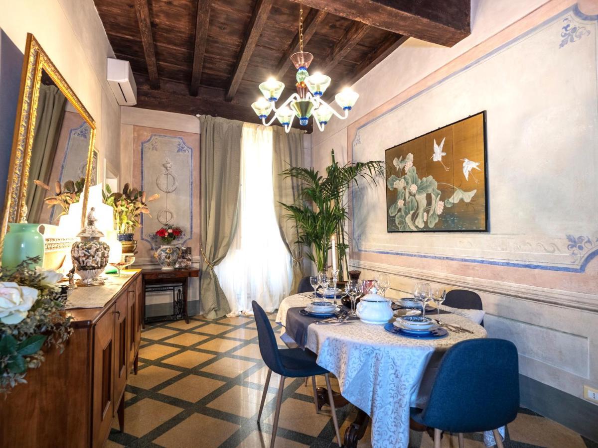 Luxury - Elegante Appartamento Nel Cuore Di لوكا المظهر الخارجي الصورة