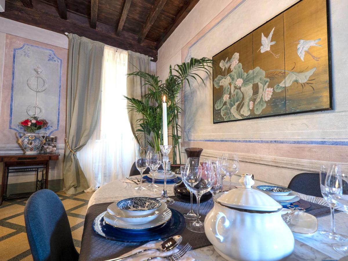 Luxury - Elegante Appartamento Nel Cuore Di لوكا المظهر الخارجي الصورة