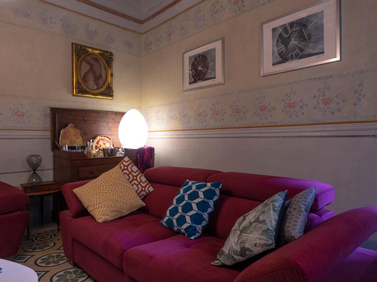 Luxury - Elegante Appartamento Nel Cuore Di لوكا المظهر الخارجي الصورة