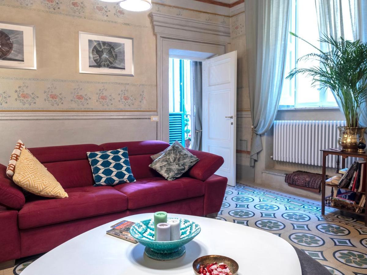 Luxury - Elegante Appartamento Nel Cuore Di لوكا المظهر الخارجي الصورة