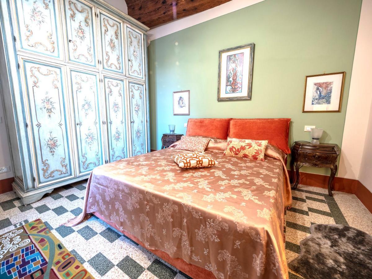 Luxury - Elegante Appartamento Nel Cuore Di لوكا المظهر الخارجي الصورة
